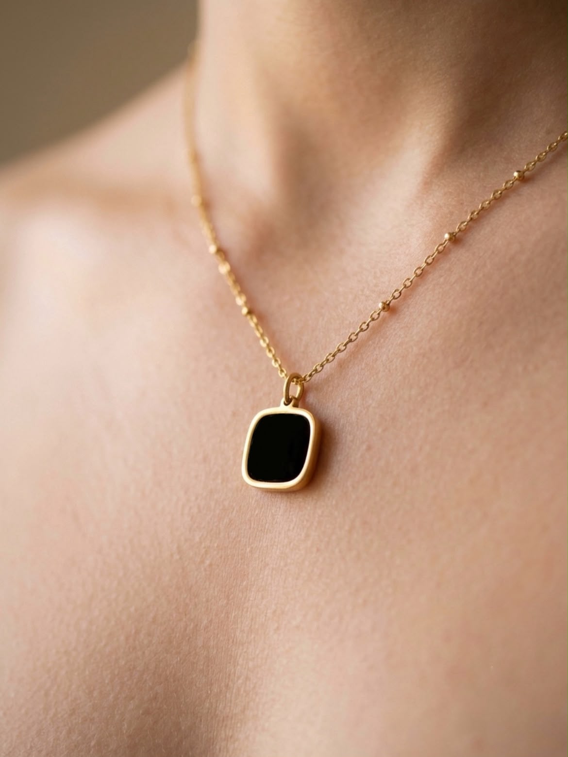 Elara Cube Necklace