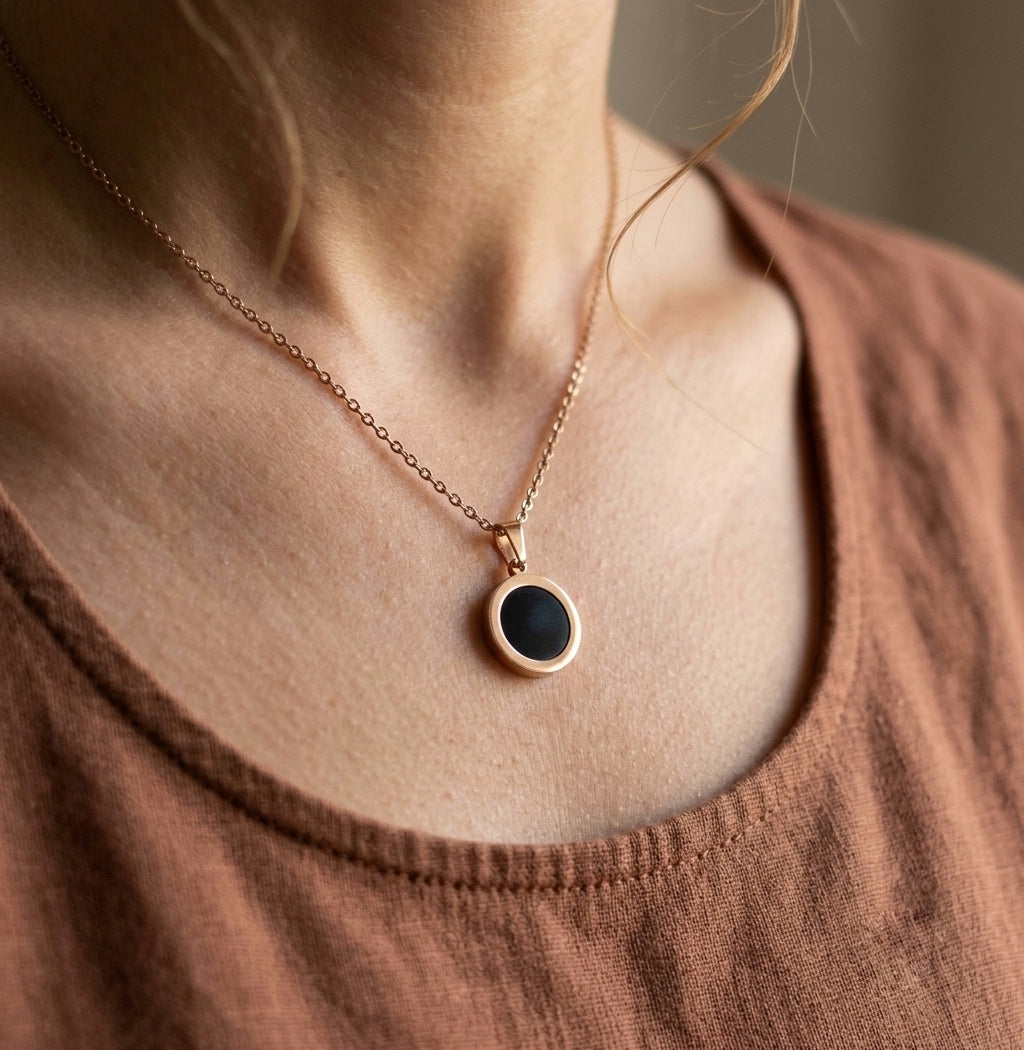 Noir Halo Necklace