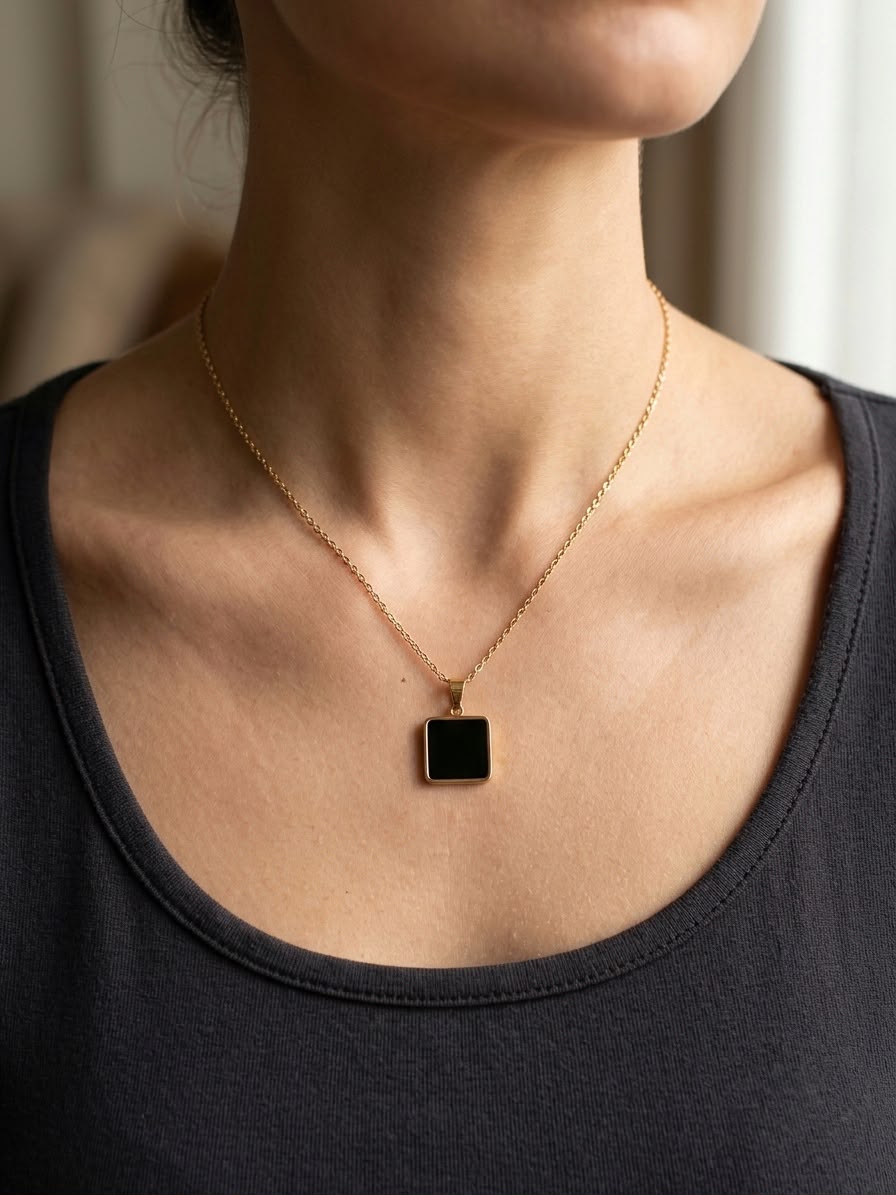 Elara Square Necklace
