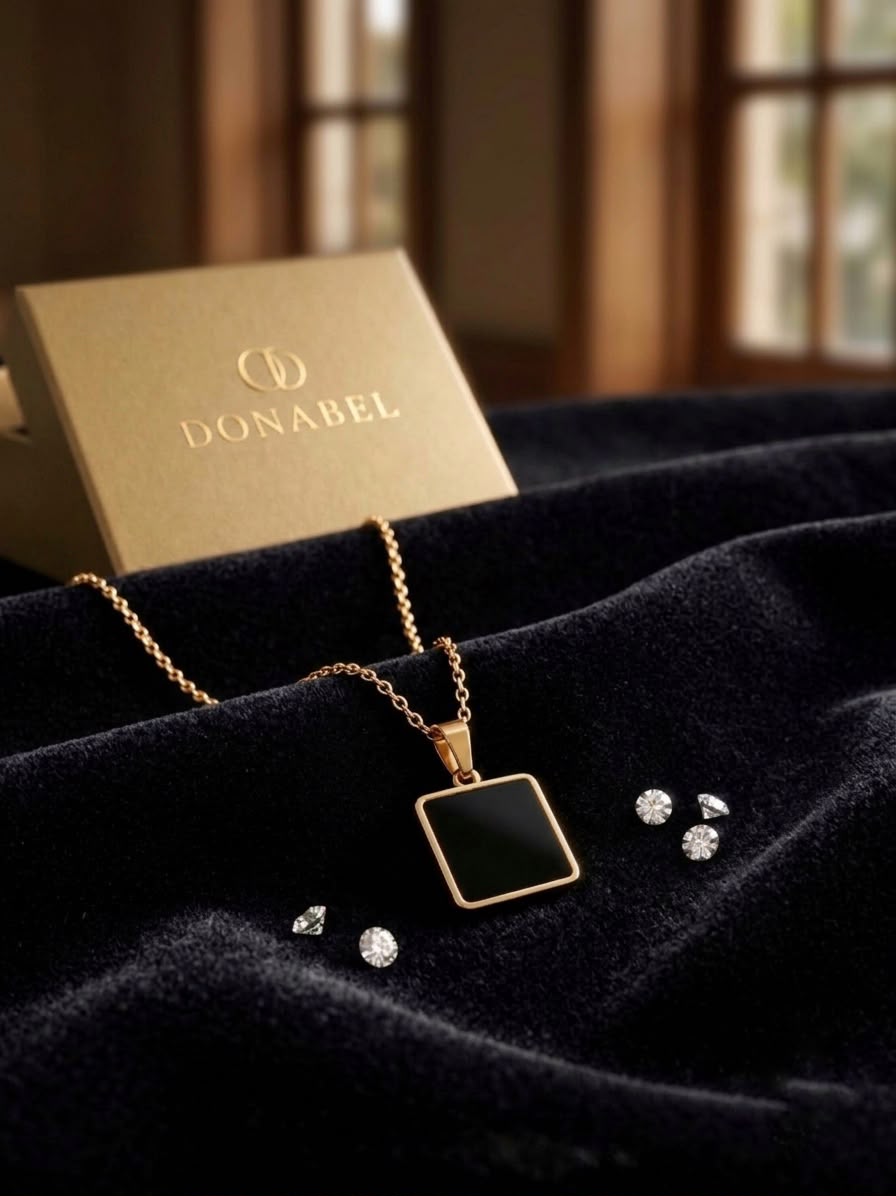 Elara Square Necklace