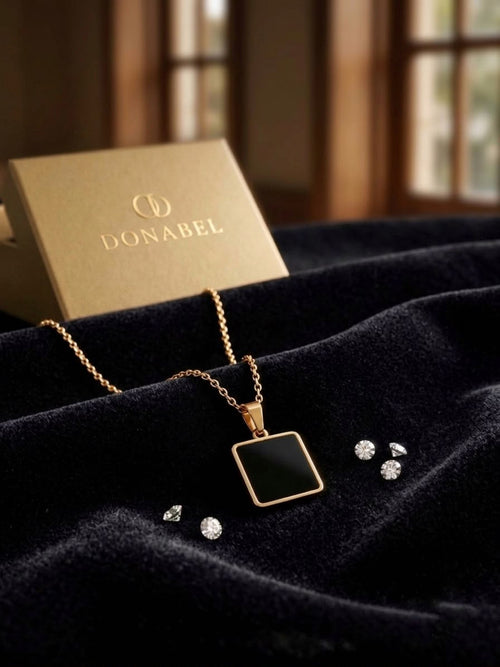 Elara Square Necklace