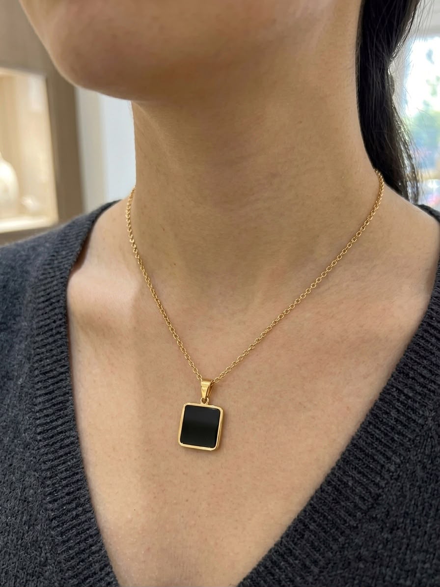 Elara Square Necklace